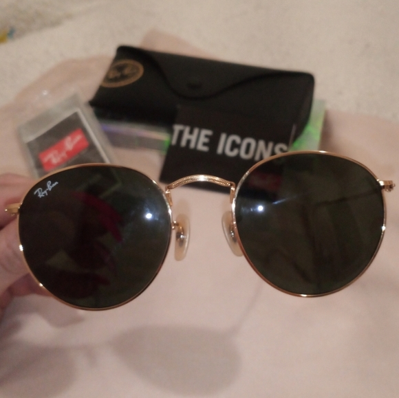Round Metal Ray-Bans - Picture 2 of 4